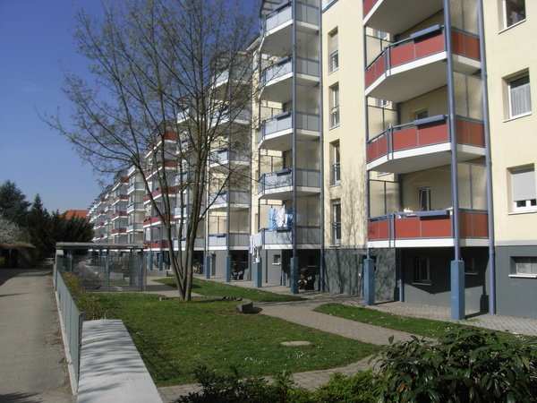 3 Zimmer, Küche, Bad, Balkon, 1.OG rechts - Photo 2