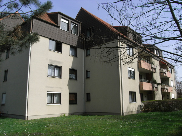2 Zimmer, Küche, Bad, Loggia, Stellplatz, 3.OG rechts - Foto 1