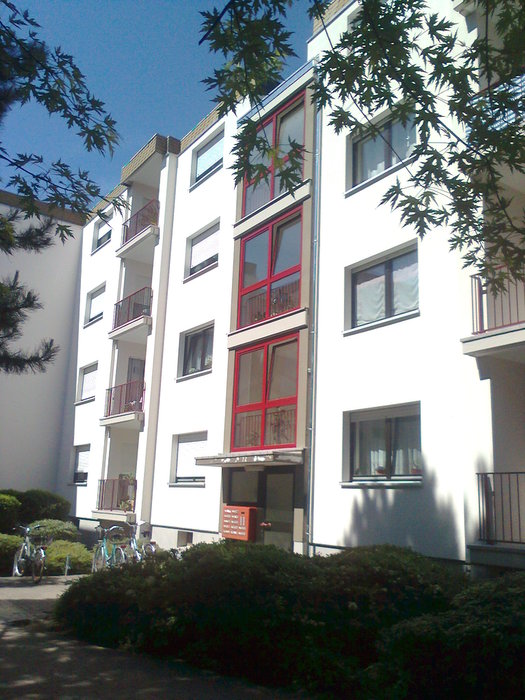 2 Zimmer, Küche, Bad, Loggia, Garage, 3.OG mitte - Photo 2