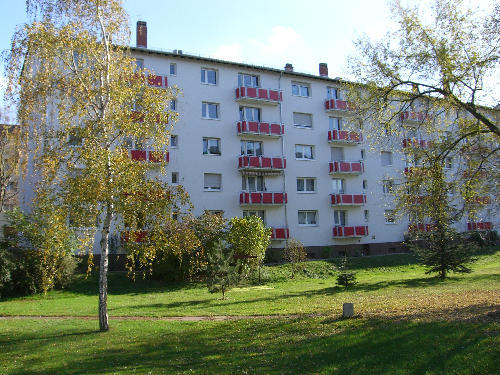 2 Zimmer, Küche, Bad, Balkon, 3.OG rechts - Photo 2