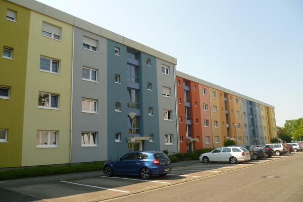 2 Zimmer, Küche, Bad, Loggia, 2.OG links - Foto 3